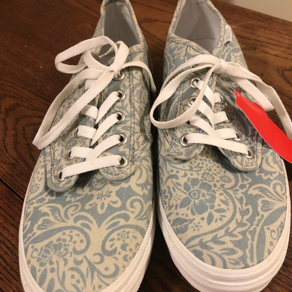 VANS, size 9.5, NEVER WORN, sneakers, with tag.